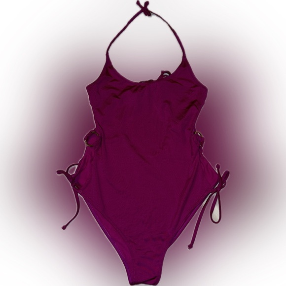One piece bathing suit - Picture 2 of 2